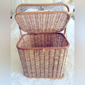 Rustic Woven Picnic Basket With Lid And Drink or Utensils Holder